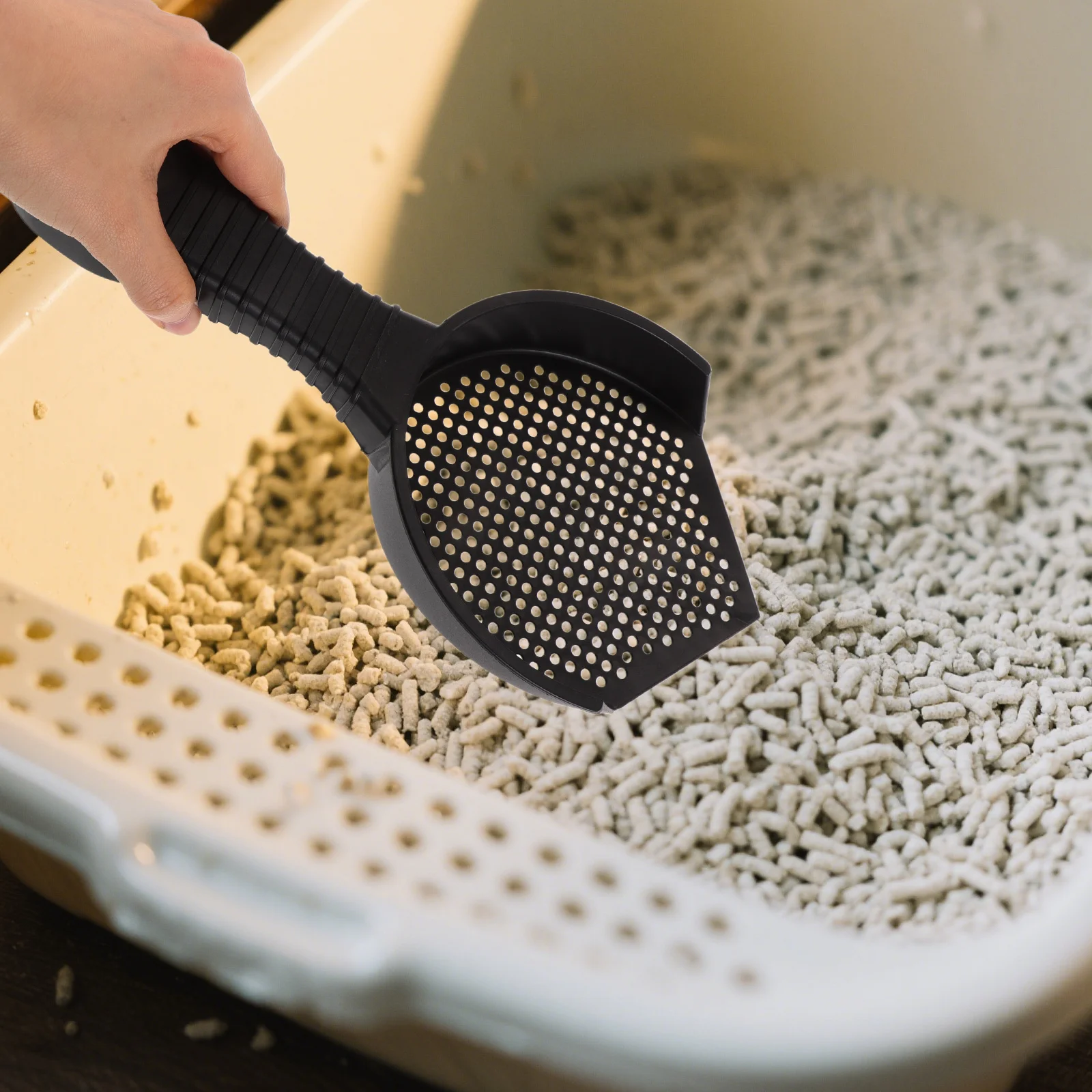 

2Pcs Plastic Cat Litter Scoop Fine Sifting Slotted Design Comfort Grip for Cat Litter Box Reptile Terrarium Maintenance Strong