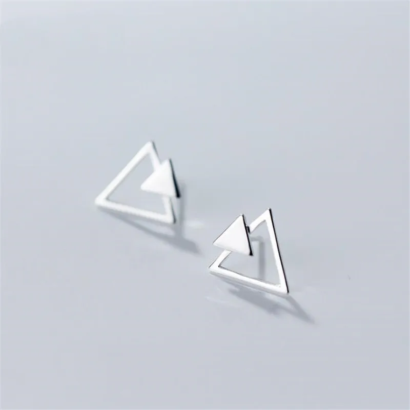 Nowa prosta popularna geometria 925 Sterling Silver Fashion Jewelry Hollow Triangle Personality Kolczyki sztyfty E186