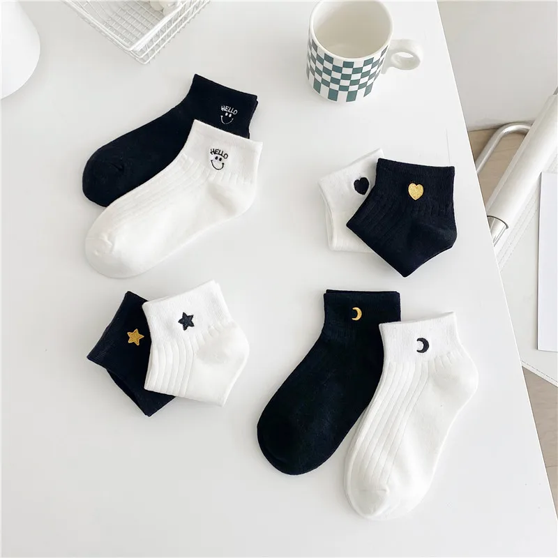 New Cute Embroidery Glitter Love Heart Moon Star Smile Face Socks Soft Cotton White Black Short Ankle Sokken
