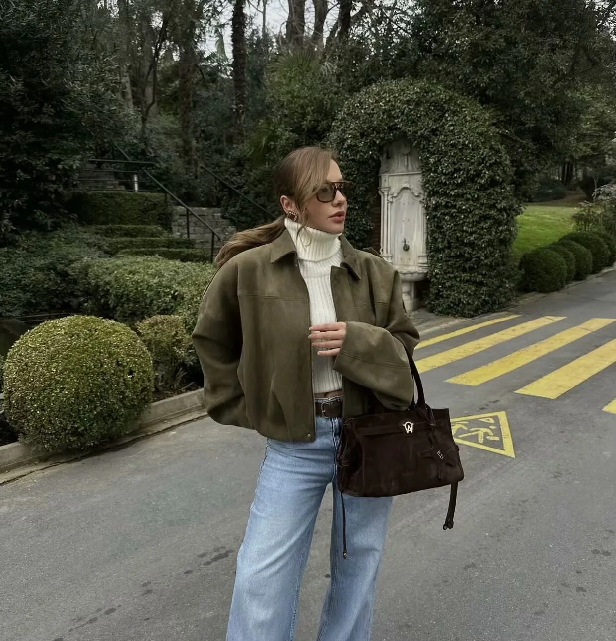 

Women's short jacket, lapel, long-sleeved, loose outerwear, fashionable pilot suede jacket, batwing sleeves, zipper, casual top