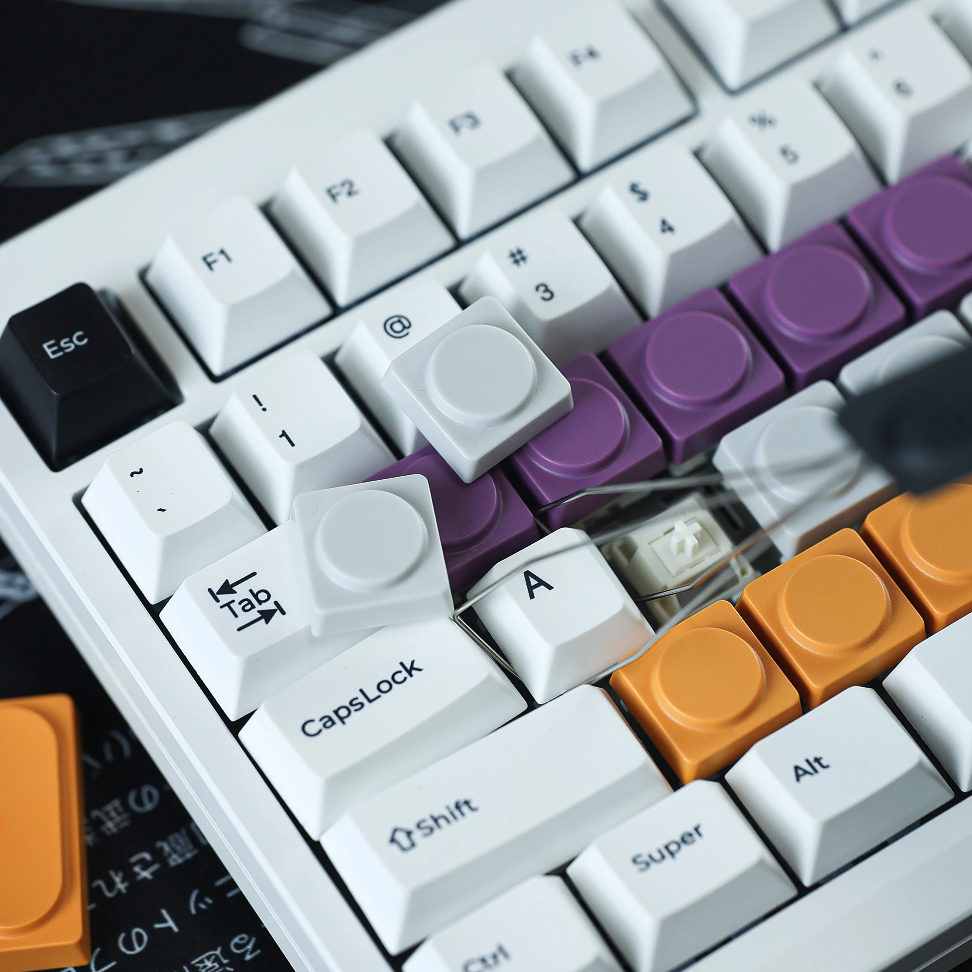 7 adet CHOSFOX Keycaps düşük profil Gateron düşük profil için ABS Keycaps MX anahtarı mekanik klavye Ultra ince purol sarı gri