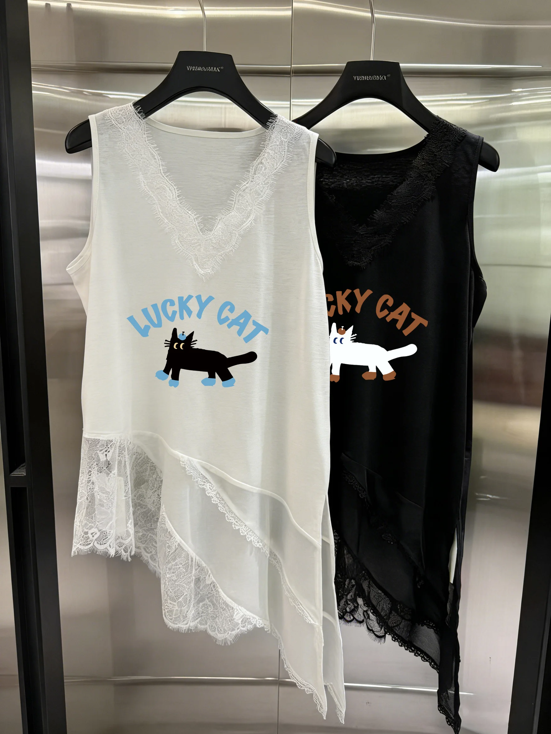 Colete Feminino Dongda Gate 2026 Primavera Verão Novo Estilo com Renda e Decote V Irregular, Top Sem Mangas para Camadas, Estilo INS Longo