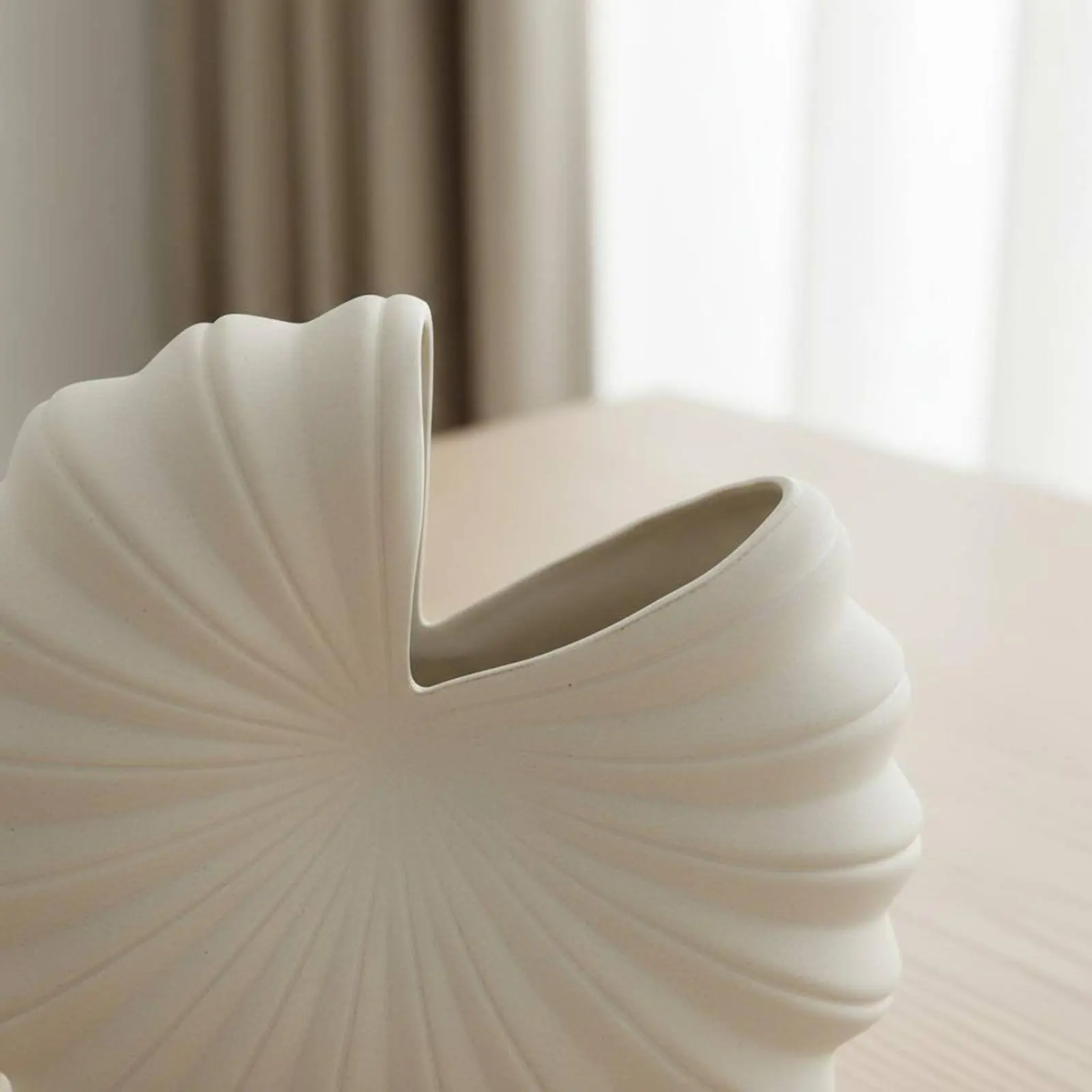 

3 Pieces White Ceramic Vase Set Stable Base Nordic Vase Set Home Decor Neutral Color Matte Finish for Shelf