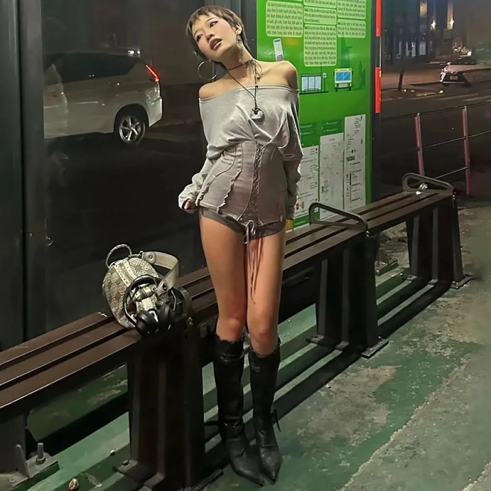 تي شيرتات عصرية غير رسمية من SylCue للسيدات بياقة منحرفة مكشوفة الأكتاف وأكمام طويلة وتصميم برباط يومي وبسيط ومتعدد الاستخدامات