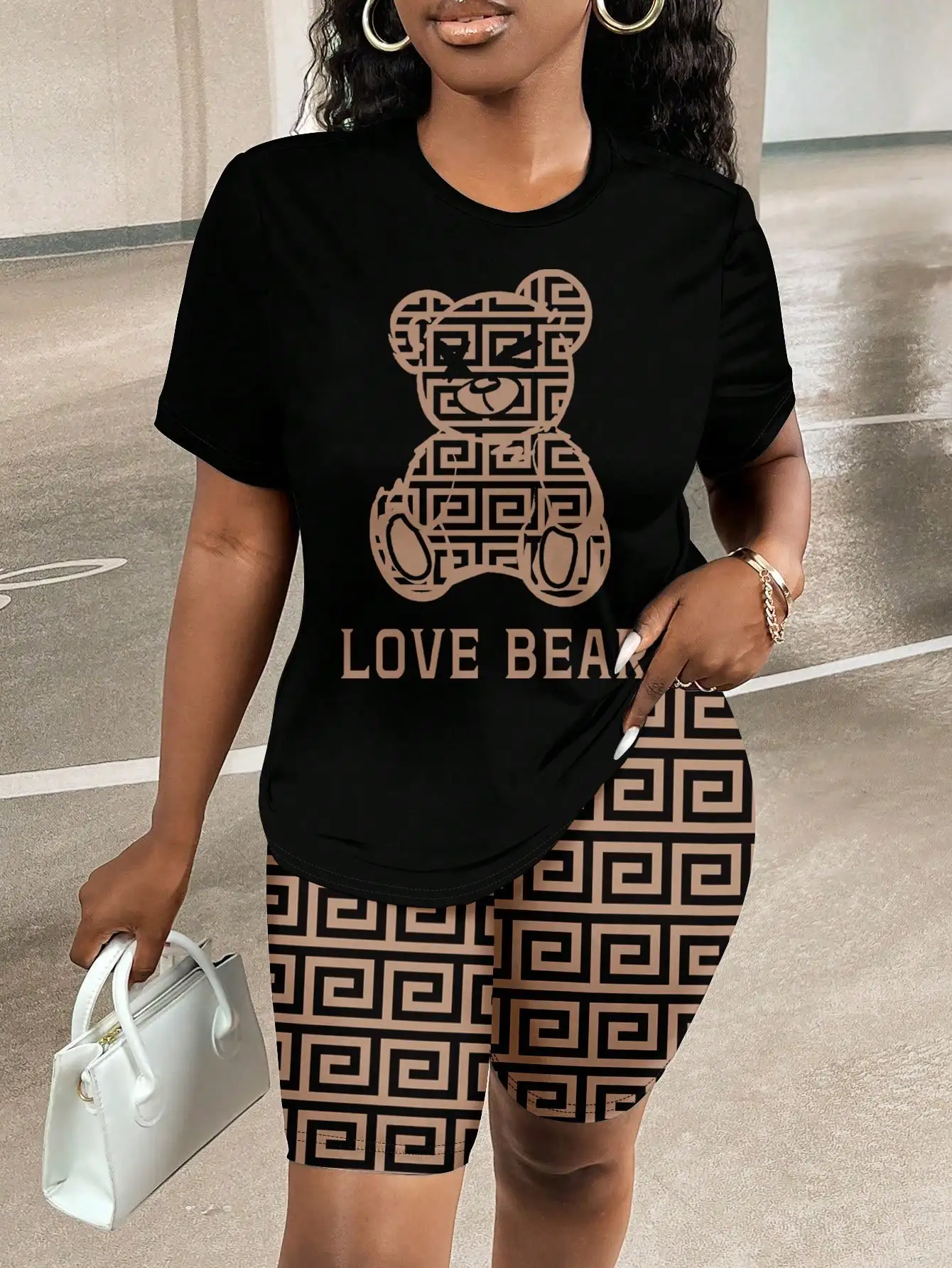 Set di 2 t-shirt e leggings corti con grafica Love Bear da donna, completo estivo casual abbinato