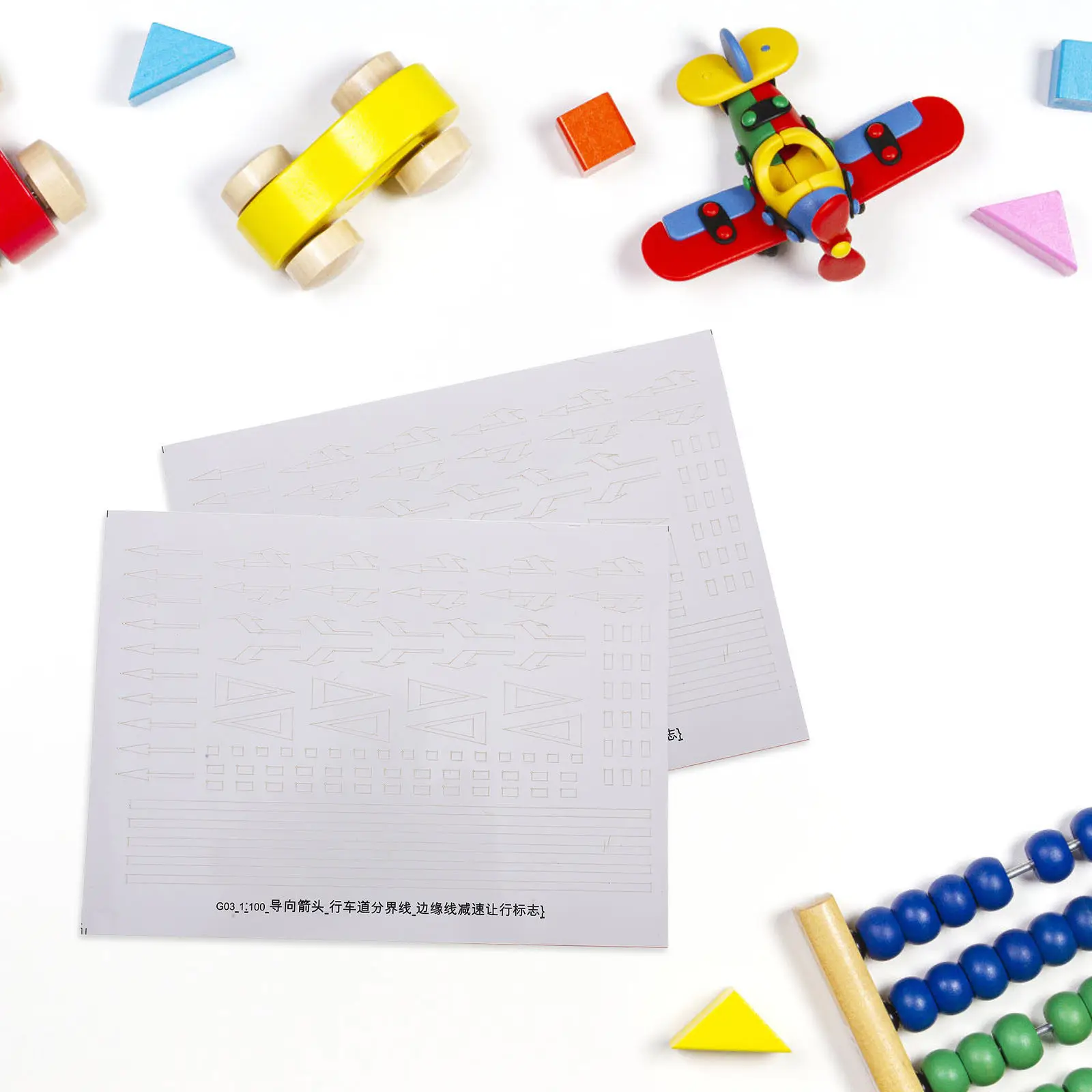 3 Fogli di Adesivi Stradali per Bambini, Decalcomanie Realistiche per Segnaletica Stradale, Facili da Applicare e Rimuovere, Gioco Educativo Fai-da-Te, Mini Segnali Stradali