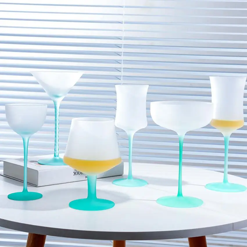 

Gradient Candy Color Vintage Glasses French Retro Wine Goblet Ice Cream Cup Dessert Cocktail Martini Glass Drinkware Barware