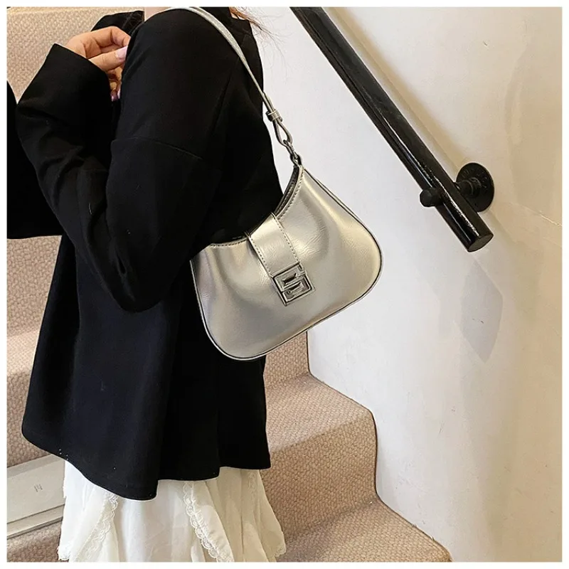 

Fashion law stick armpit bag versatile commuting bag for women 2026 new crossbody small square bag