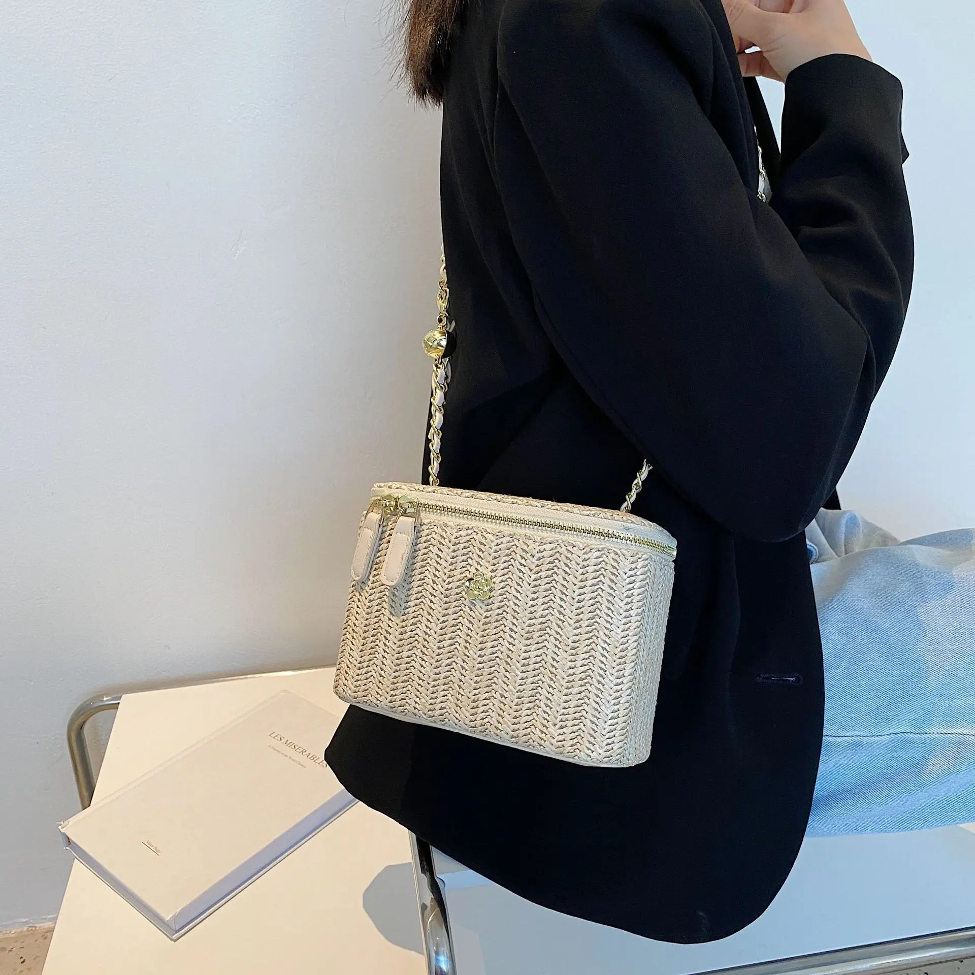 2026 Sommer Mini Stroh-Bucket-Crossbody-Tasche für Damen – Geflochtene Damenhandtaschen und -geldbörsen mit Kette, einfache Umhängetaschen – Detail 13
