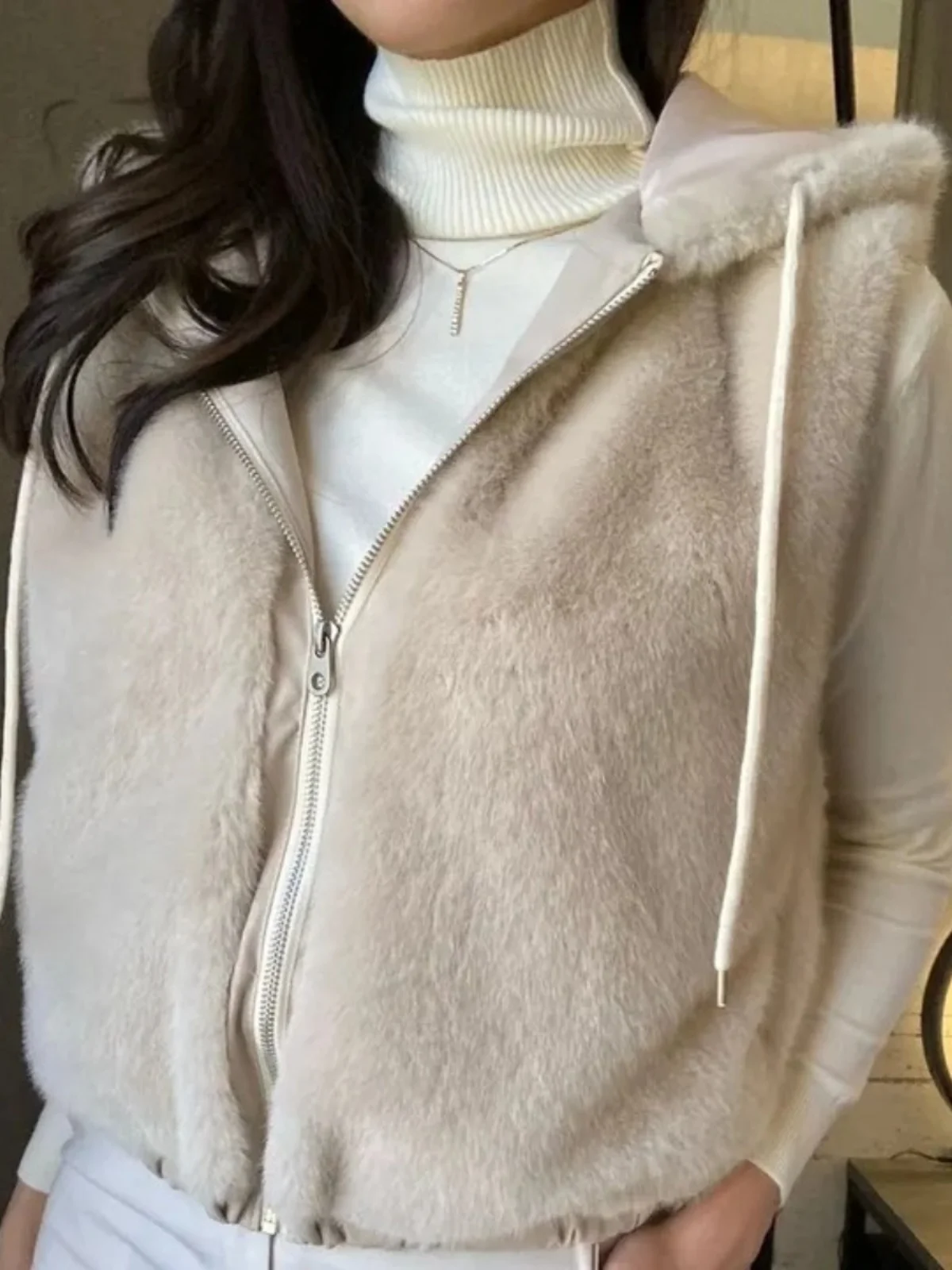 Vrouwen Chic Winter Faionable Losse Bont Vest Jas Capuchon Casual Veelzijdige Nep Nertsen Bont Jaet ort Rits Koreaanse Sle