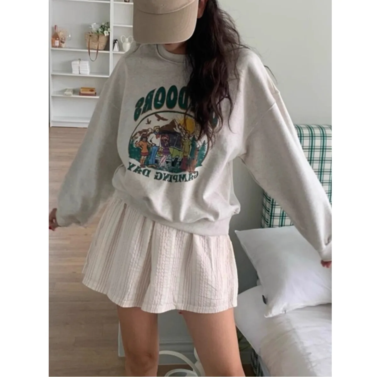 سترة نسائية جديدة للخريف على الطراز الكوري برقبة دائرية وتصميم شخصية حرفية متعددة الاستخدامات فضفاضة بأكمام طويلة للنساء