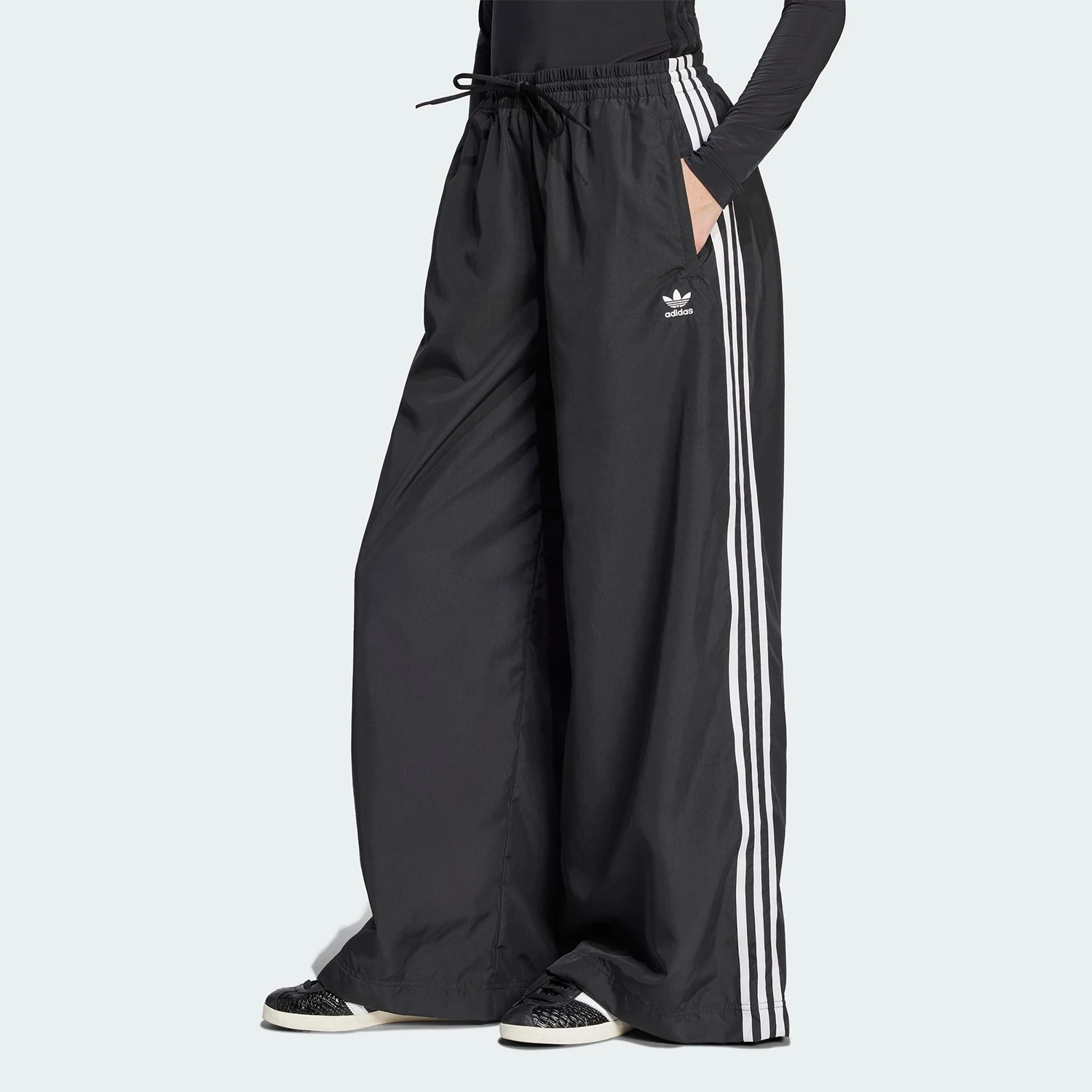 

Adidas genuine Three Stripes Fashion Women's Loose Woven Wide Leg Pants JD3390