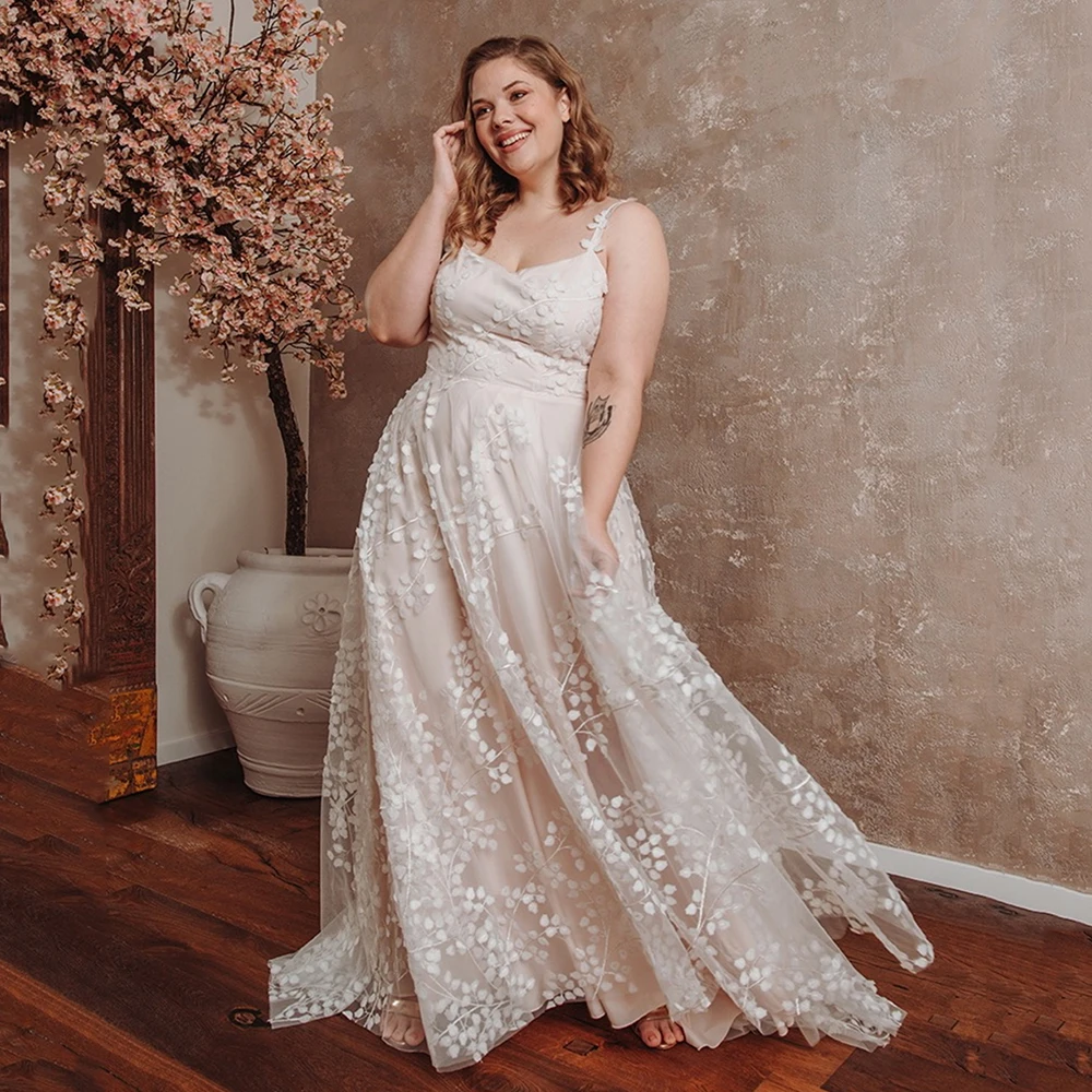 Gorgeous Plus Size Wedding Dresses Lace A-line Bridal Gown Spaghetti Straps Front Slit Bride Dress Customized Robe de Mariee