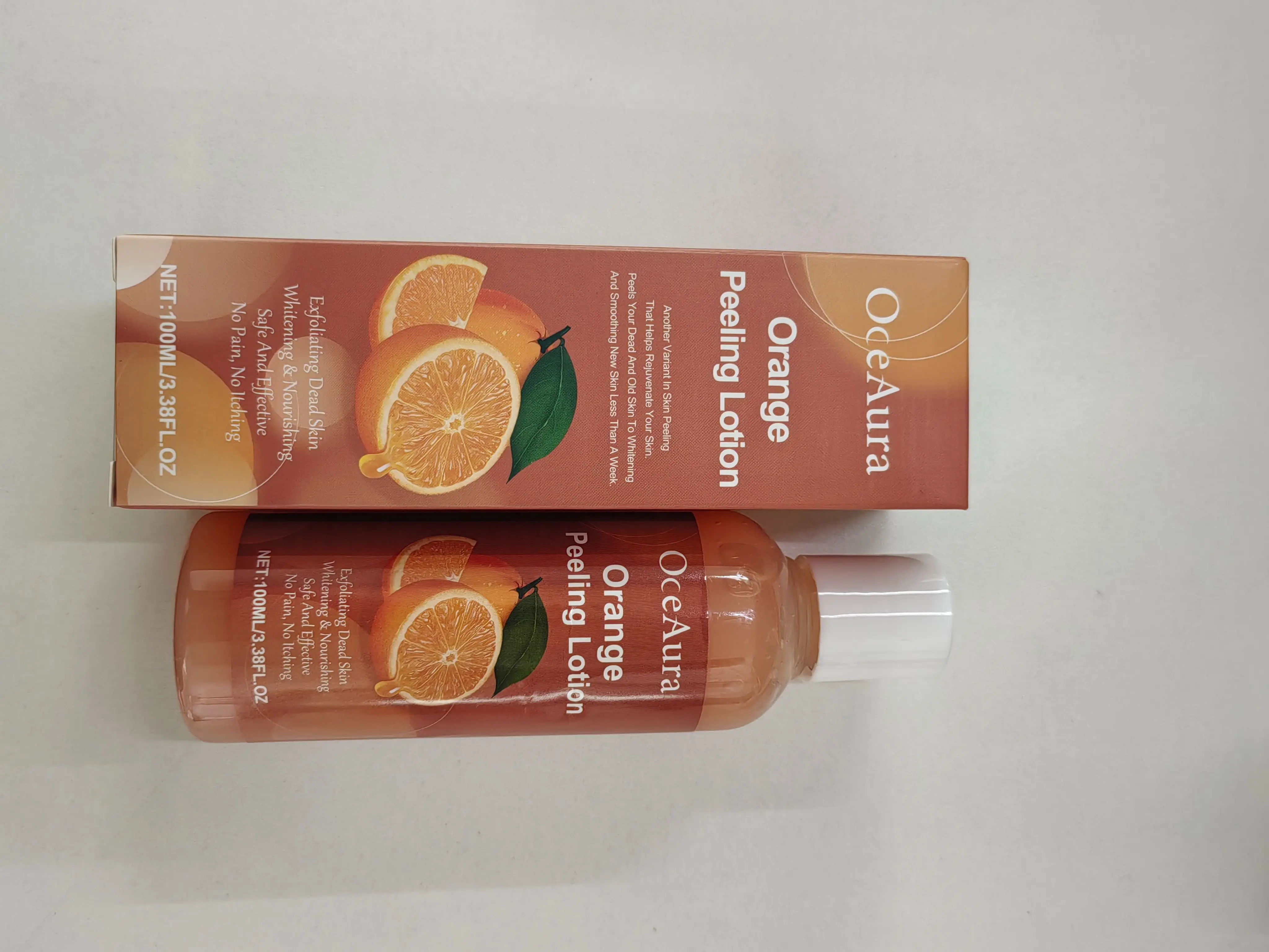 오렌지 껍질 각질 제거 에센셜 오일은 노화된 케라틴과 각질을 부드럽게 제거하고 피부를 매끈하게 해주고 에센셜 오일을 마사지해줍니다.