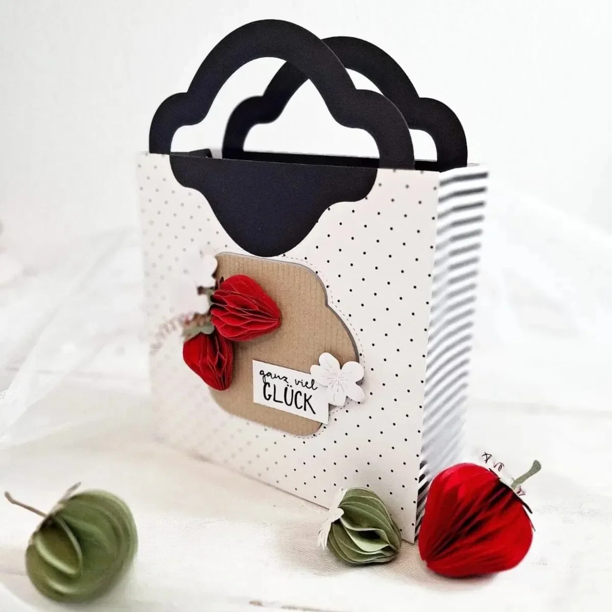 

Металлические вырубные формы Piggy Craft для 3D-вырезки в форме складных клубничек, для скрапбукинга, бумажных поделок, ножей, ножей-резаков, трафаретов, вырубных ножей