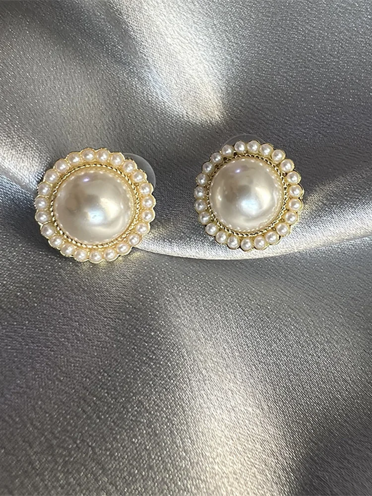 Elegant Pearl Silver Needle Ear Studs Vintage Fragrance Style Fashion Jewelry for Women Alloy Gold Plated Unisex