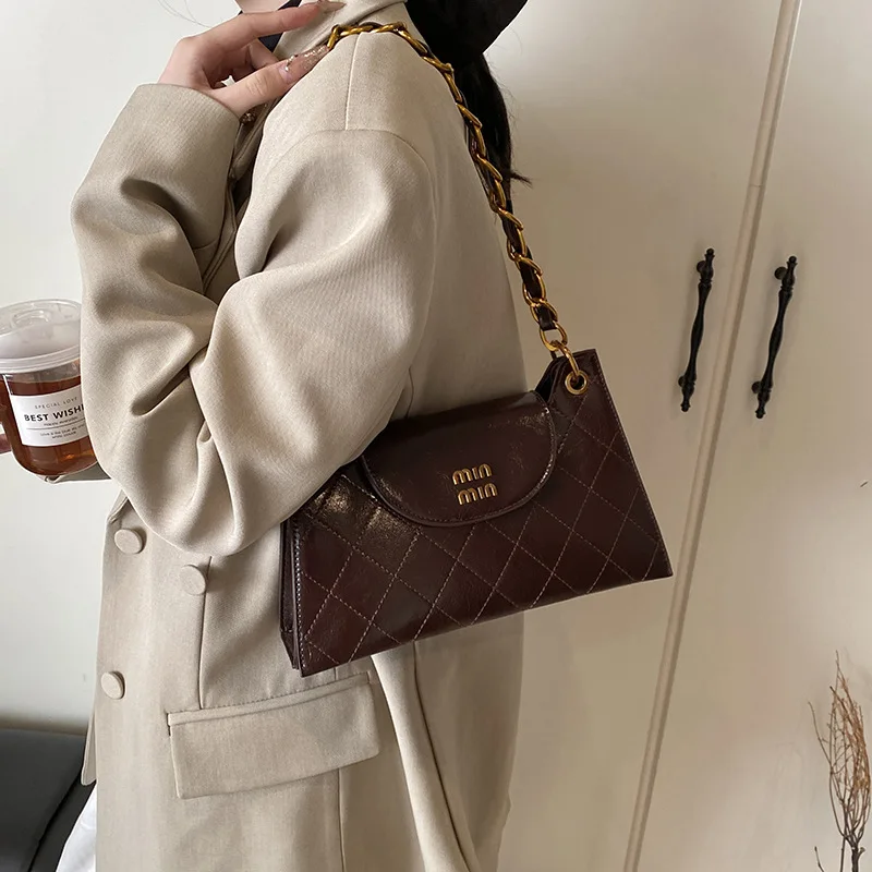 

Leather Crossbody Bag 2025 Embroidered Lettering Small Square Shoulder Bag Adjustable Chain Strap Casual Elegant Purse Women