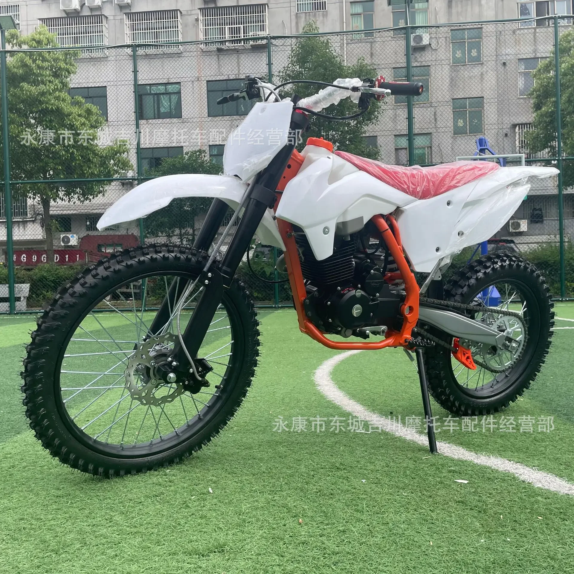 Factory Direct Sale 150cc Two-wheeled Dirt Bike Fuel All-terrain Mountain Off-road Motorcycle