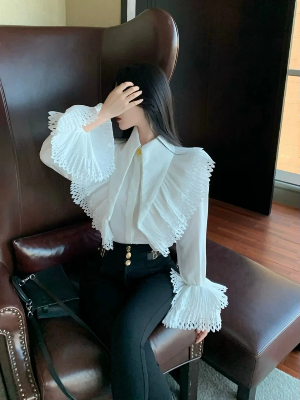 KUSAHIKI Korean Niche Flared Sleeves Turn-down Collar Shirt Fashion Women Slim Elegant Blouse Tops 2024 Spring New Tops Camisas