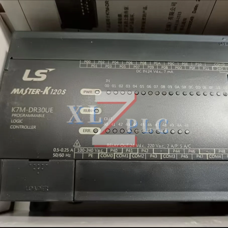 وحدة PLC أصلية جديدة K7M-DR30UE K7M-DR14UE