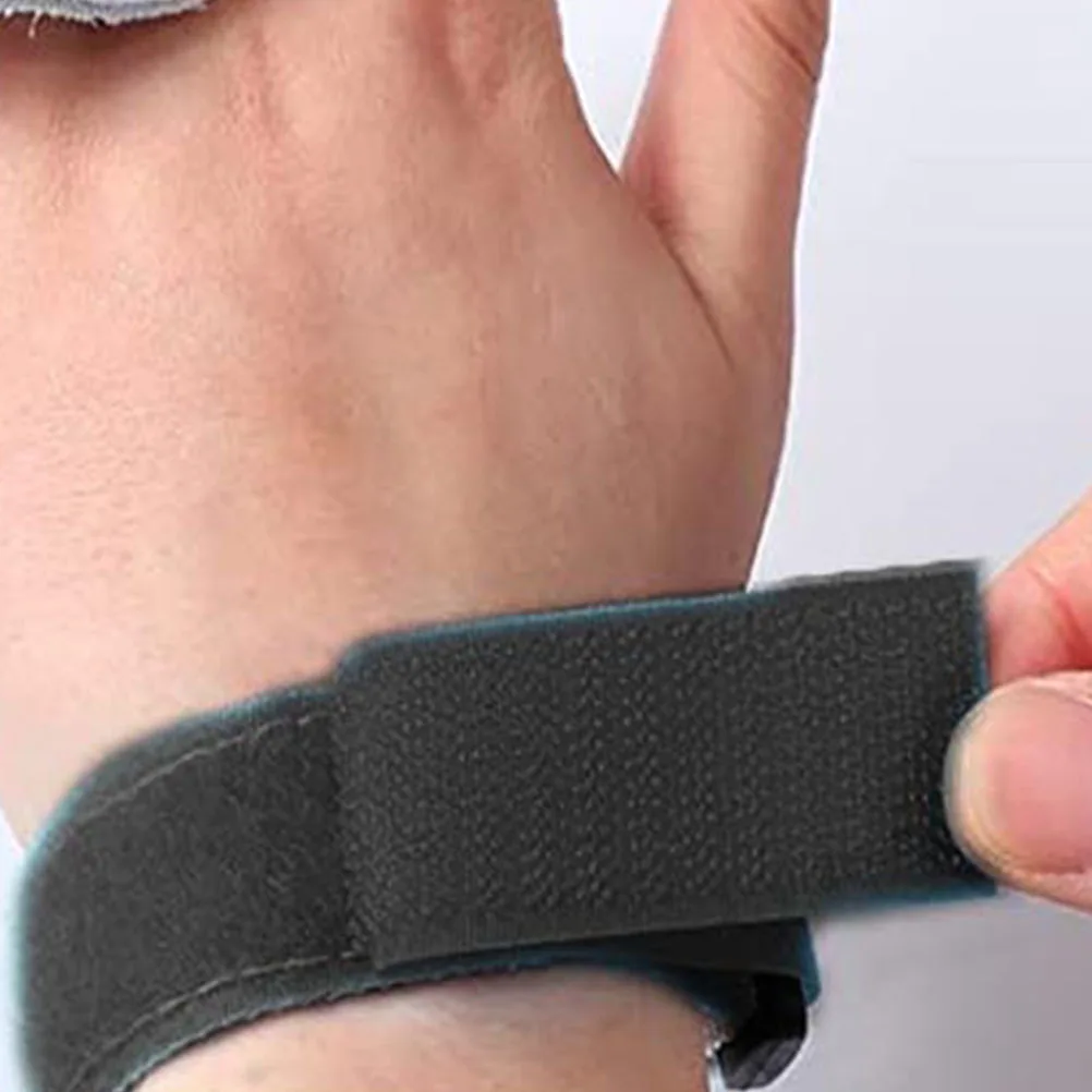 

1Set Gymnastics Grips for Girls Premium Non-Slip Palm Protector Adjustable Wristbands Set for Weightlifting Climbing Cycling