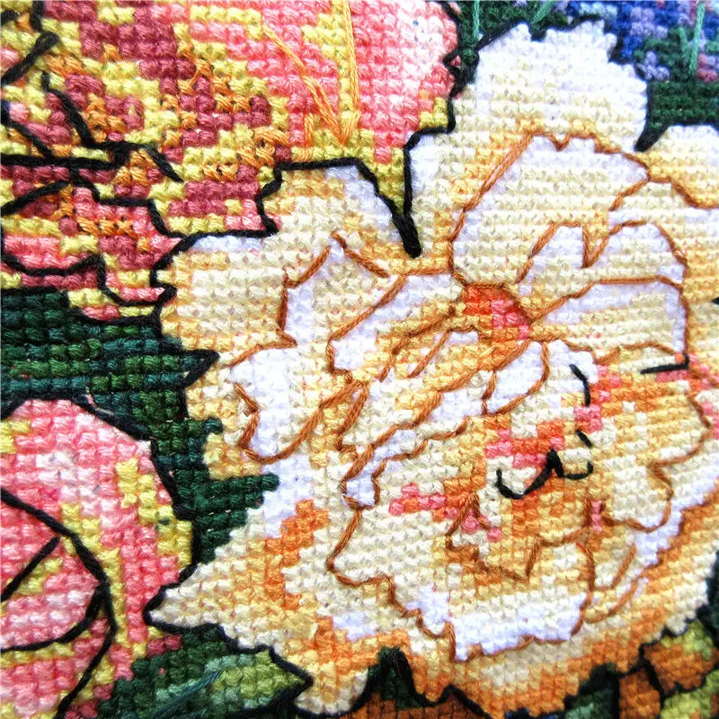 Handmade cross stitch finished product, colored porcelain vase, vertical version, entrance small vase, restaurant hanging