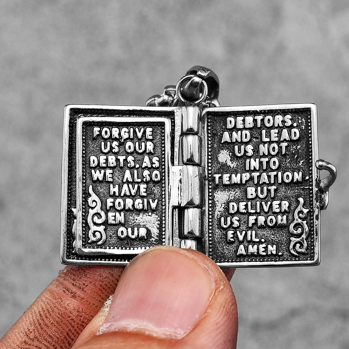 Holy Bible Can Be Opened Stainless Steel Men Women Necklaces Pendant Chain Punk Trendy Fashion Jewelry Creativity Gift Wholesale