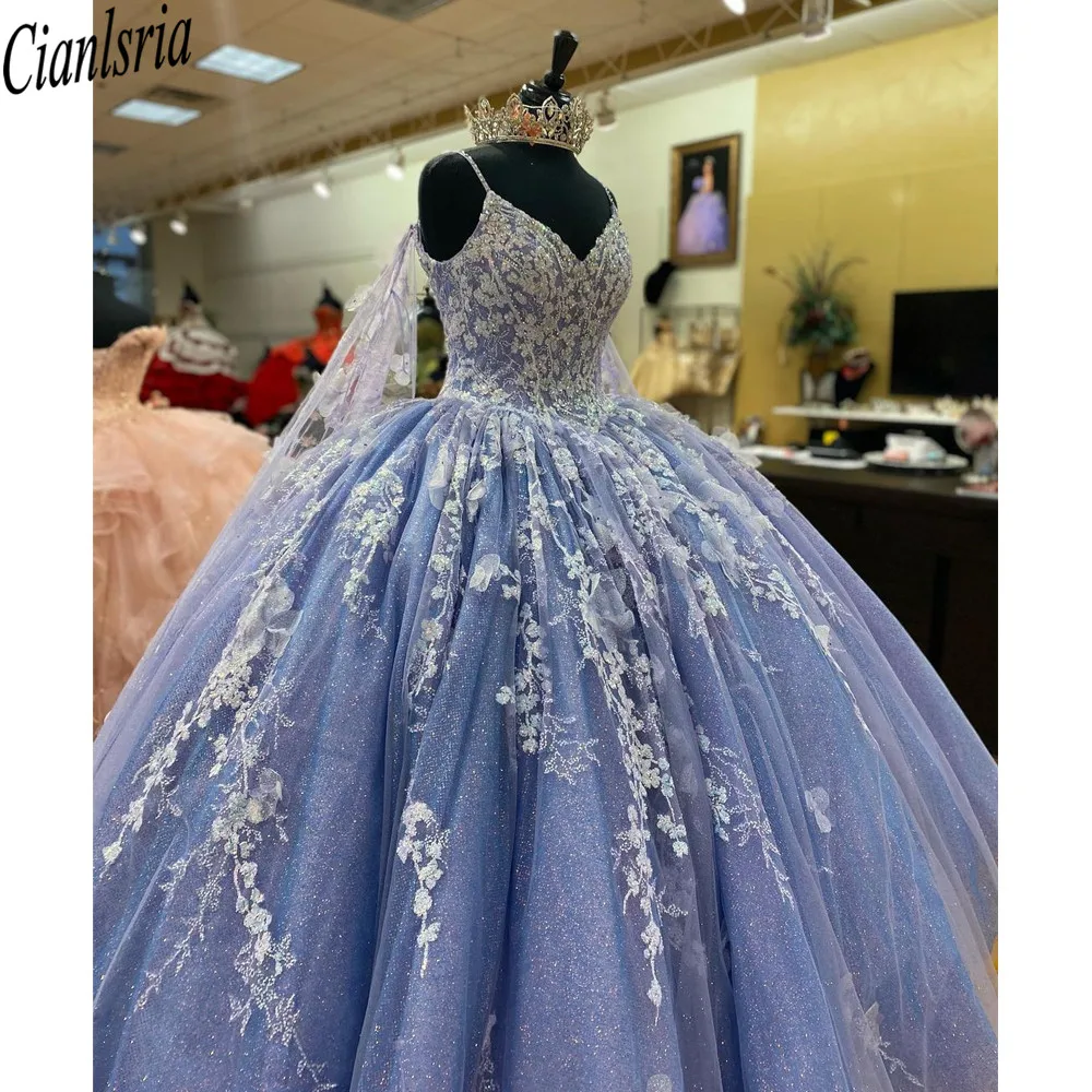 Quinceanera Kleider Mit Cape 2022 Spaghetti-trägern Lila Süße 15 Prinzessin Party Ballkleid Spitze Appliques Perlen 3D Blumen