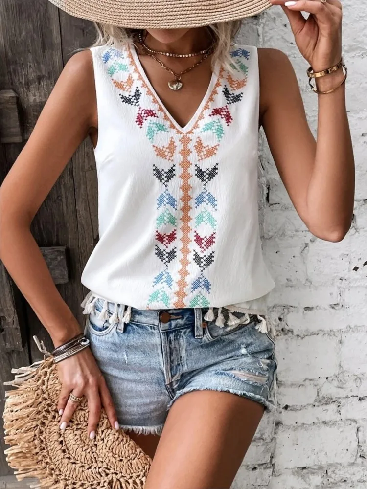 Women\'s Blouses 2023 Summer Vintage Tassel Tank Tops Sleeveless Floral The Embroidery V-Neck Casual Women Shirt T-Shirt Clothing