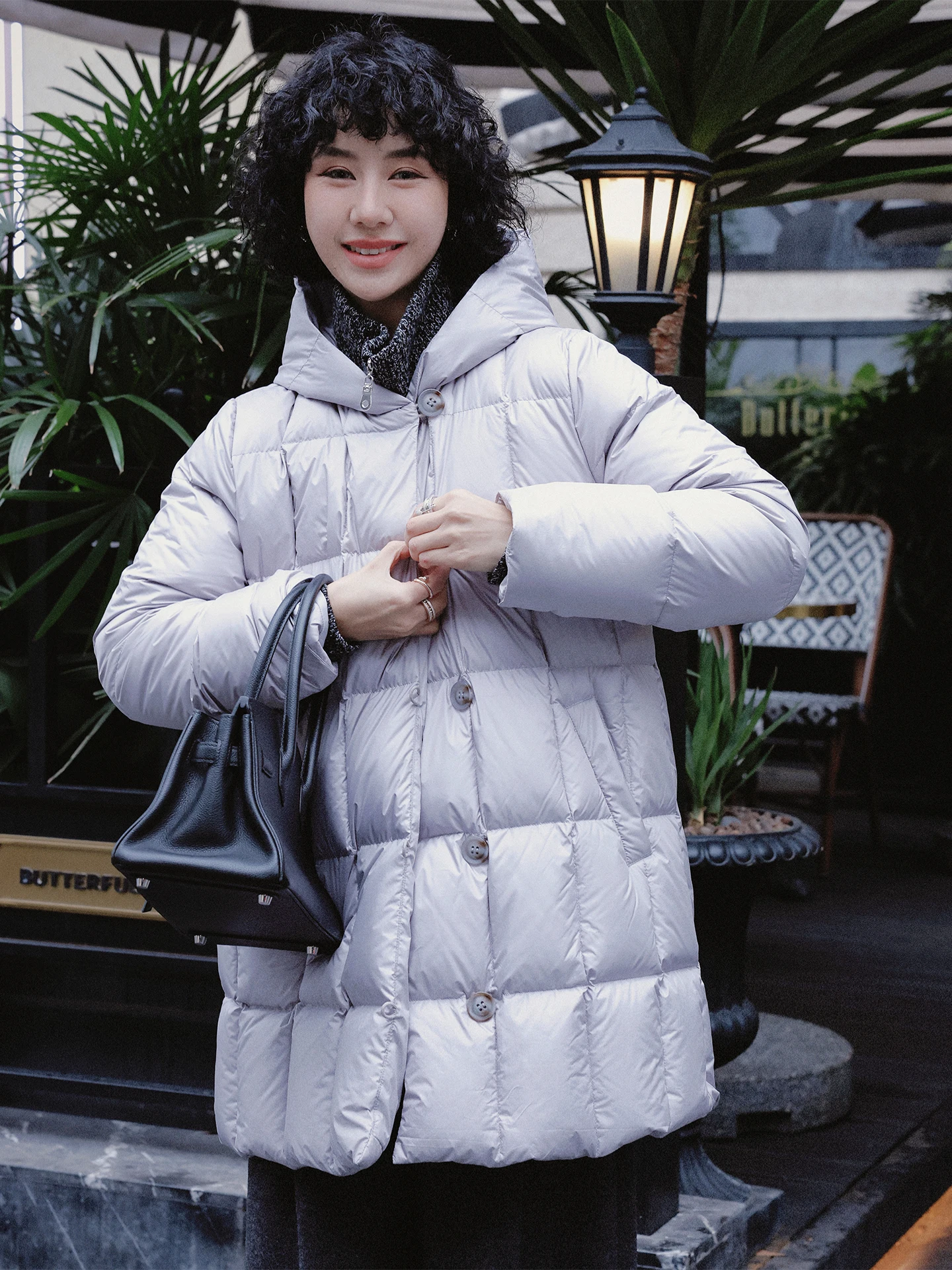 

Женская зимняя утепленная куртка-пуховик средней длины TT Romantic Glacier с пуговицами, повседневная, на пуговицах