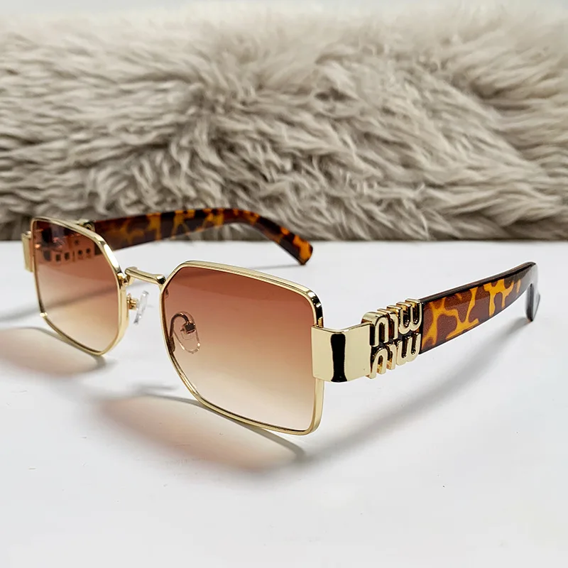 

Новинка 2024, металлические квадратные солнцезащитные очки для женщин и мужчин, роскошные универсальные солнцезащитные очки, женские интернет-знаменитости Gafas De Sol UV400