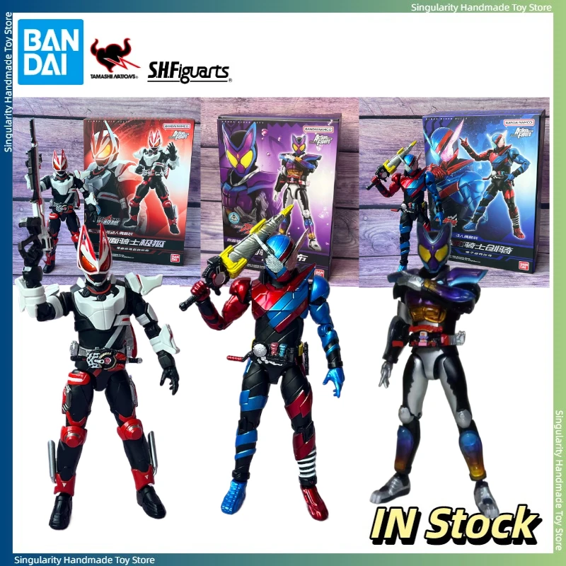 

【 In Stock 】 Bandai Genuine Kamen Rider Creative Riding Extreme Fox Geets Magnum Propulsion Form Super Mobile Doll Model
