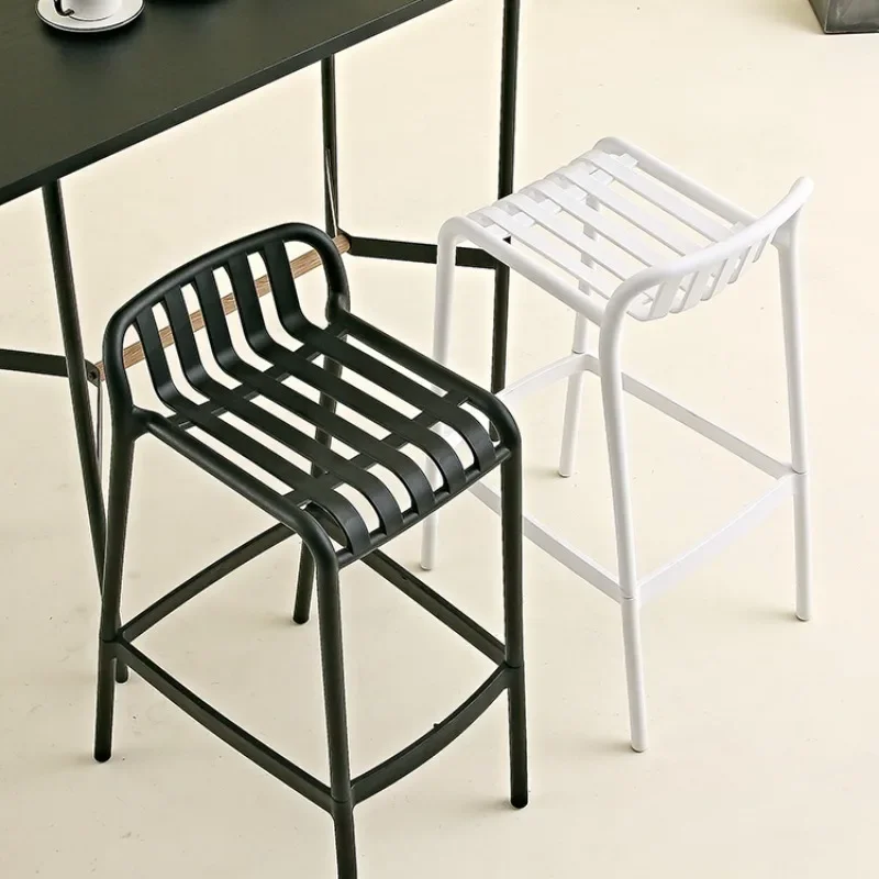 Sillas de Bar minimalistas y modernas de estilo nórdico, taburetes de plástico con patas altas, luz de escritorio frontal, sillas de Bar de lujo para sala de estar, muebles