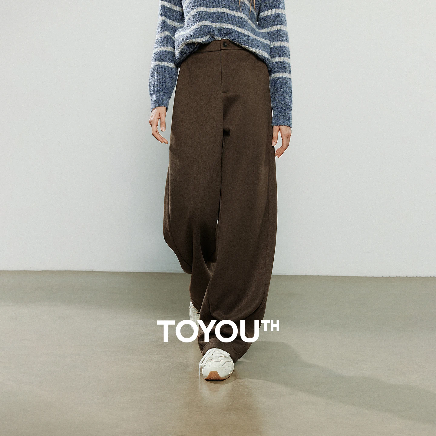 TOYOUTH سراويل تقليدية نسائية 2025 شتاء جديد يشبه الصوف مبطن بالصوف ريترو تخفيف سميكة الدافئة المتضخم الموز السراويل