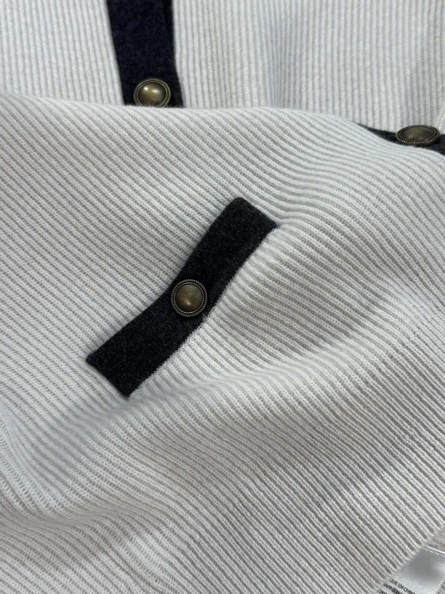 

Early Autumn New Color-Contrast Cardigan Round Neck Long Sleeve Knitted Cardigan Color-Contrast Round Neck Design Classic Retro