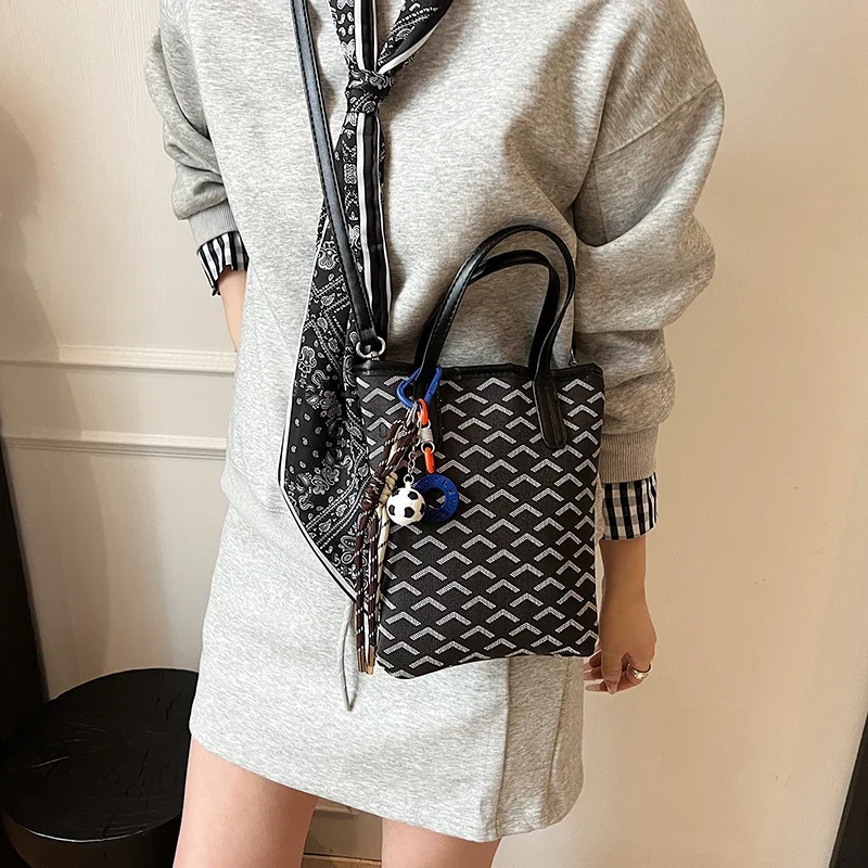 

Minimalist Unique Leisure Business Women's Bag Elegant Classic Designer Paris Fashion Solid Color Crossbody Tote