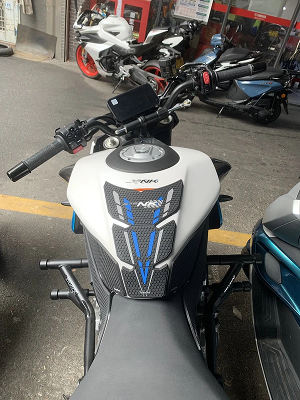 

For CFMOTO 675NK 675nk Motorcycle Accessories Rubber Fuel Tank Stickers Kits Protection Thicken Stickers New 2025