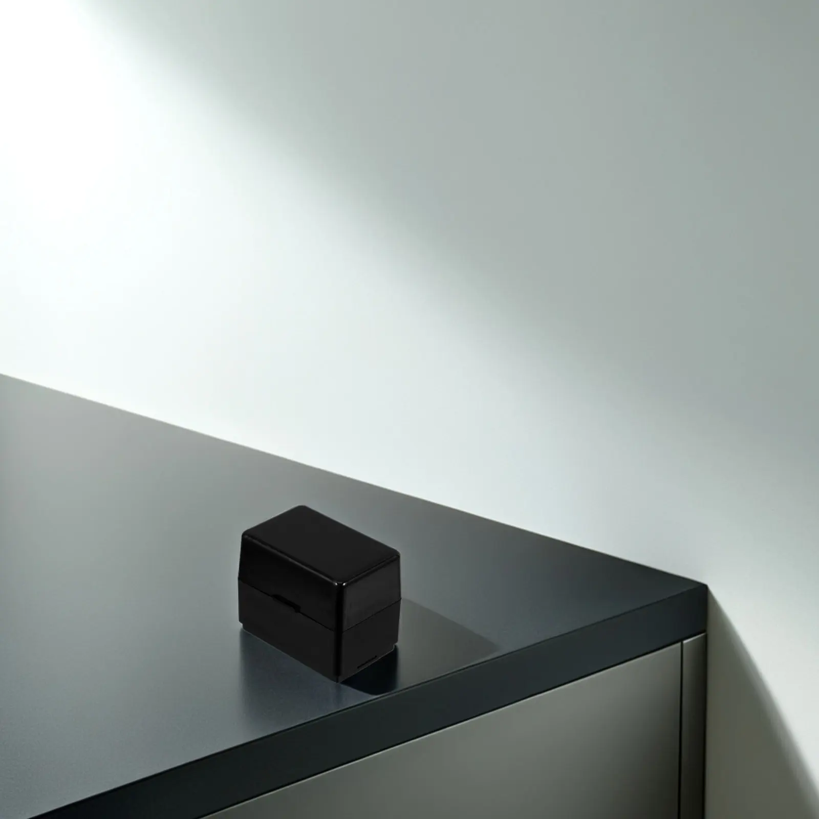 

Роликовый штамп для защиты личных данных и конфиденциальности, скрывающий чувствительную информацию на документах, посылках, для офисного использования, стирает адреса, обеспечивает безопасность.