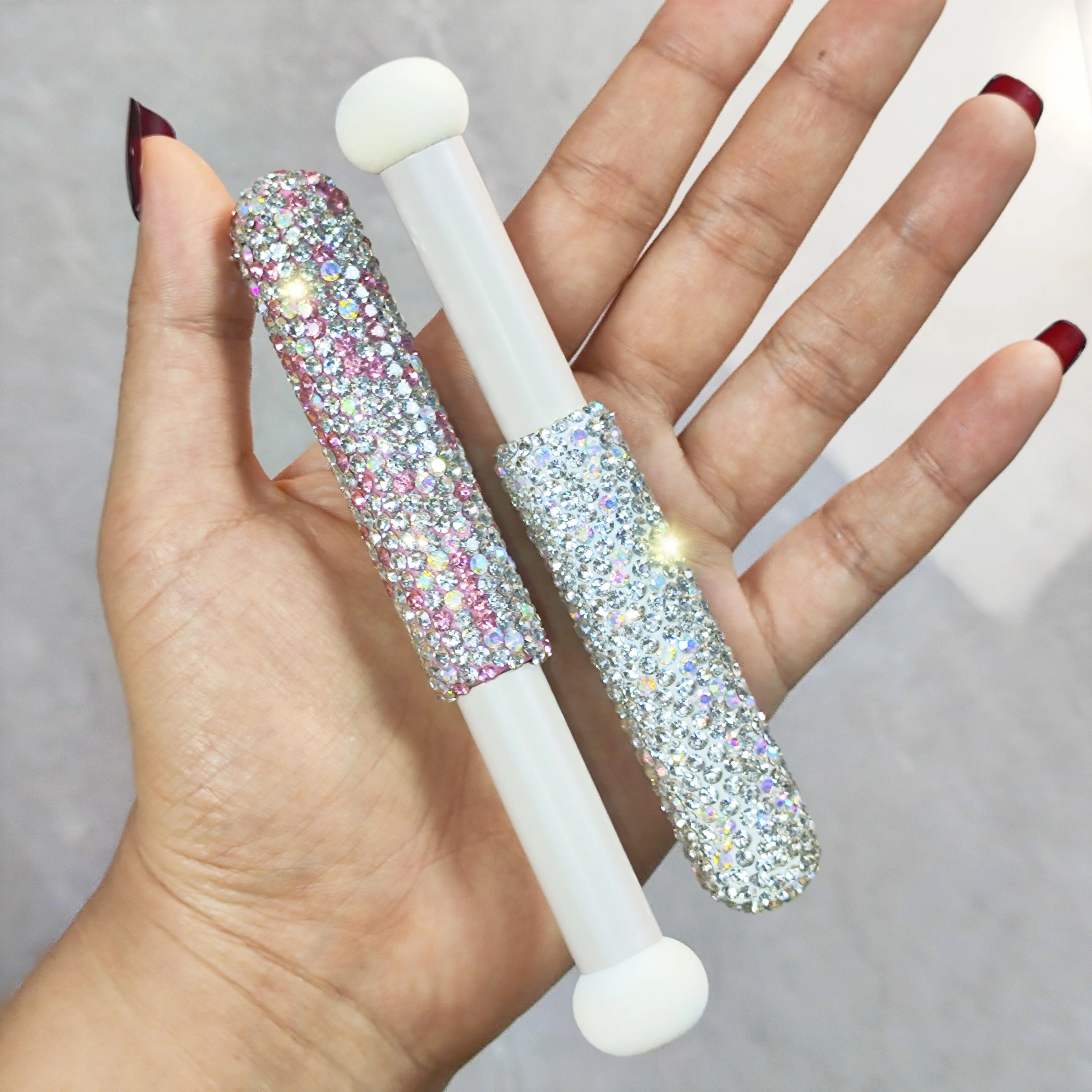 فرشاة كونسيلر ذات رأس مستدير على مستوى مظهر عالي، فرشاة إسفنجية صناعية غير مؤلمة برأس صغير