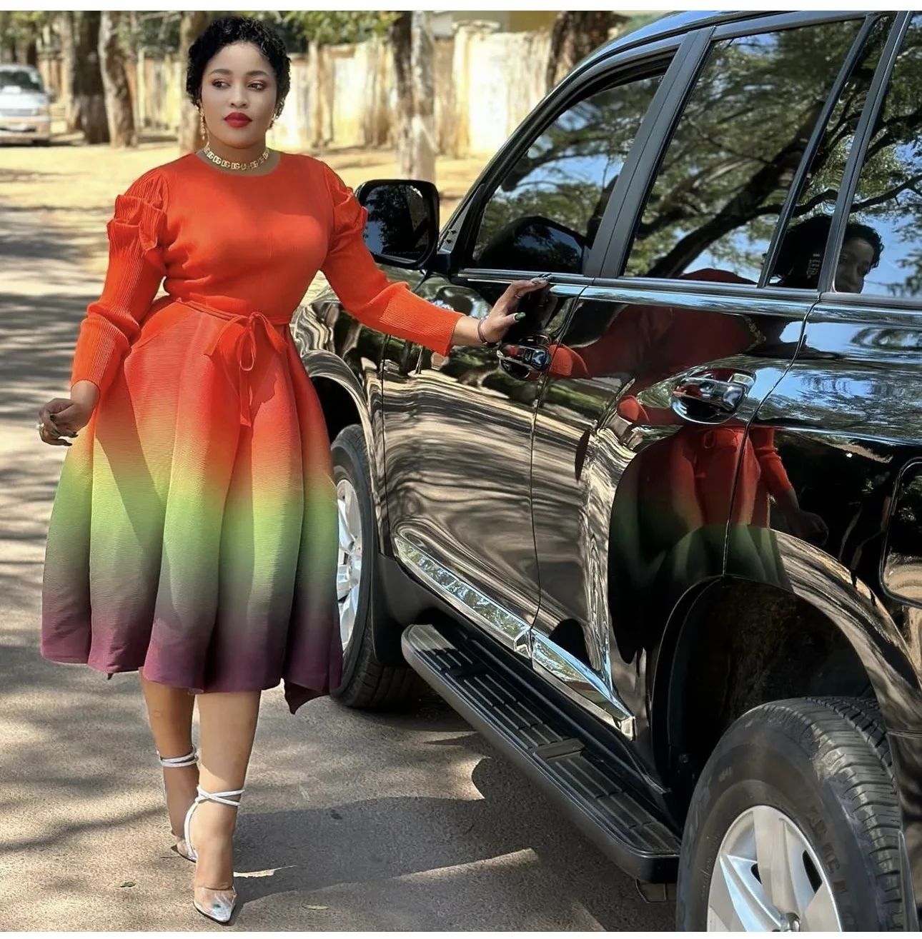 

Miyaki Miyake Женское платье больших размеров Плиссированные плиссированные пышные рукава Длинные рукава Градиентная контрастная юбка средней длины Европейская и американская горячая распродажа Повседневные путешествия