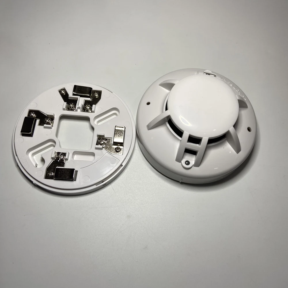 4 Core Cable Indoor Ceiling Smoke Detector 9-24Vdc Fire Alarm Sensor NC/NO Relay Output Signal
