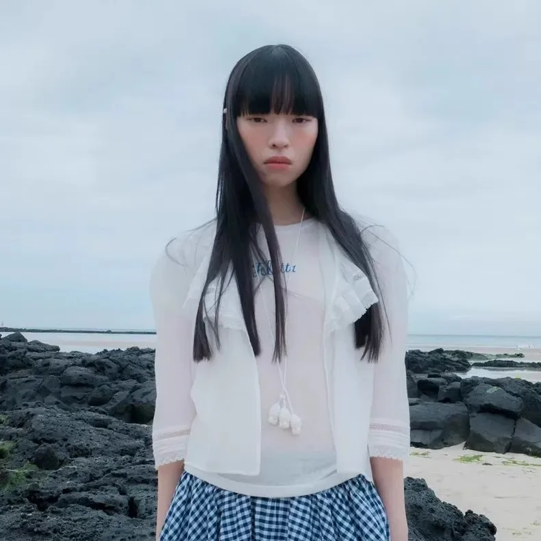 Damska koszulka Fletta, okrągły dekolt, oddychająca, z haftem, do noszenia pojedynczo lub jako warstwa, cienka, transparentna.