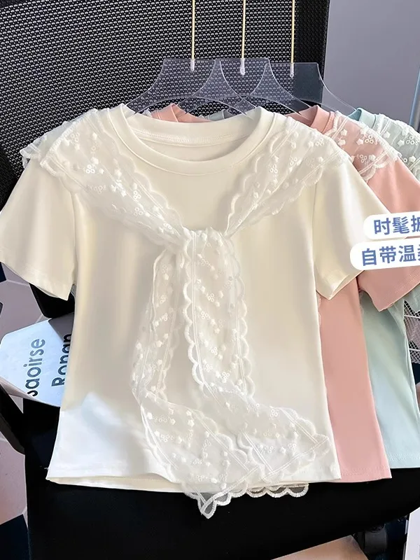 

Стильная женская футболка с коротким рукавом, летняя новинка, модный дизайн, круглый вырез, кружево, цветочный узор, топ с открытыми плечами, корейский стиль, свободный крой.
