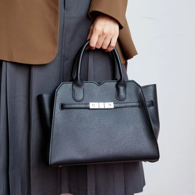 トレンディなデザインの高級ショッパーバッグ、女性用ショルダーバッグ、クラシックデザイナー、パリ、大容量おむつバッグ、ミニマリスト、エレガントなレザー