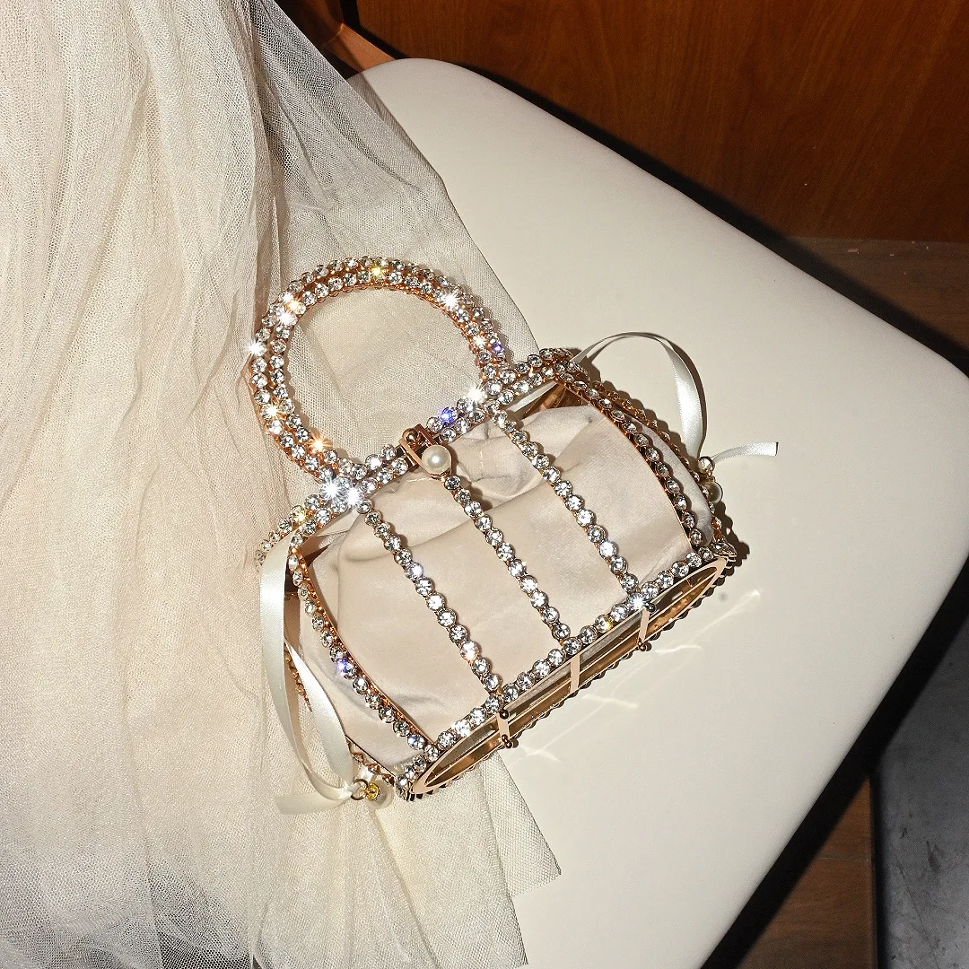 Leichter Luxus, elegantes Design, Promi-Stil, Metall-Lochmuster-Korb, Bankett-Glitzer-Wasserdiamant, durchbrochene Ketten-Beuteltasche – Detail 10
