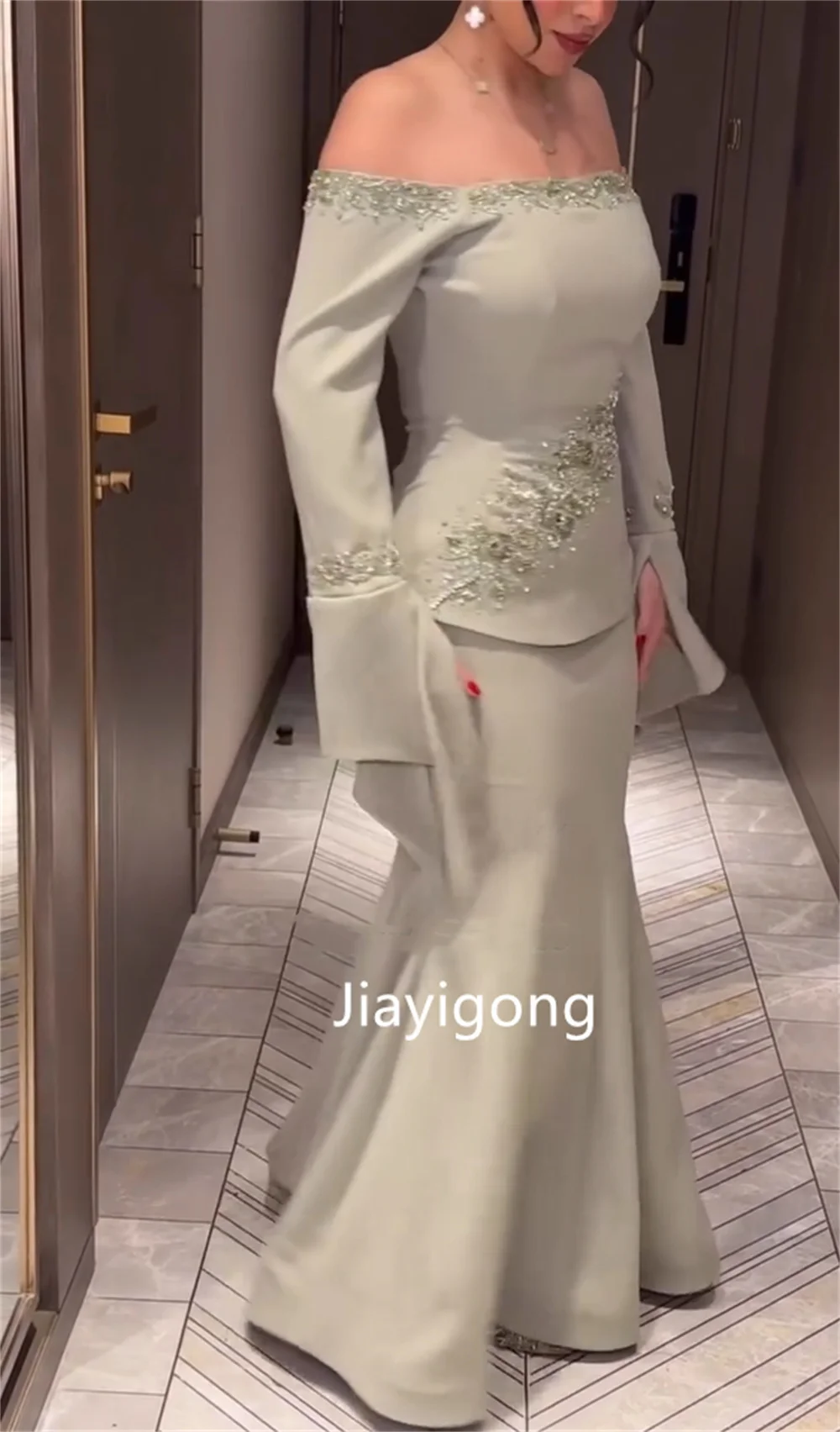 

Customized Fashion Jersey Pleat Sequined Trumpet Off-the-shoulder Long Luxury Party Prom Dresses Chinese Style