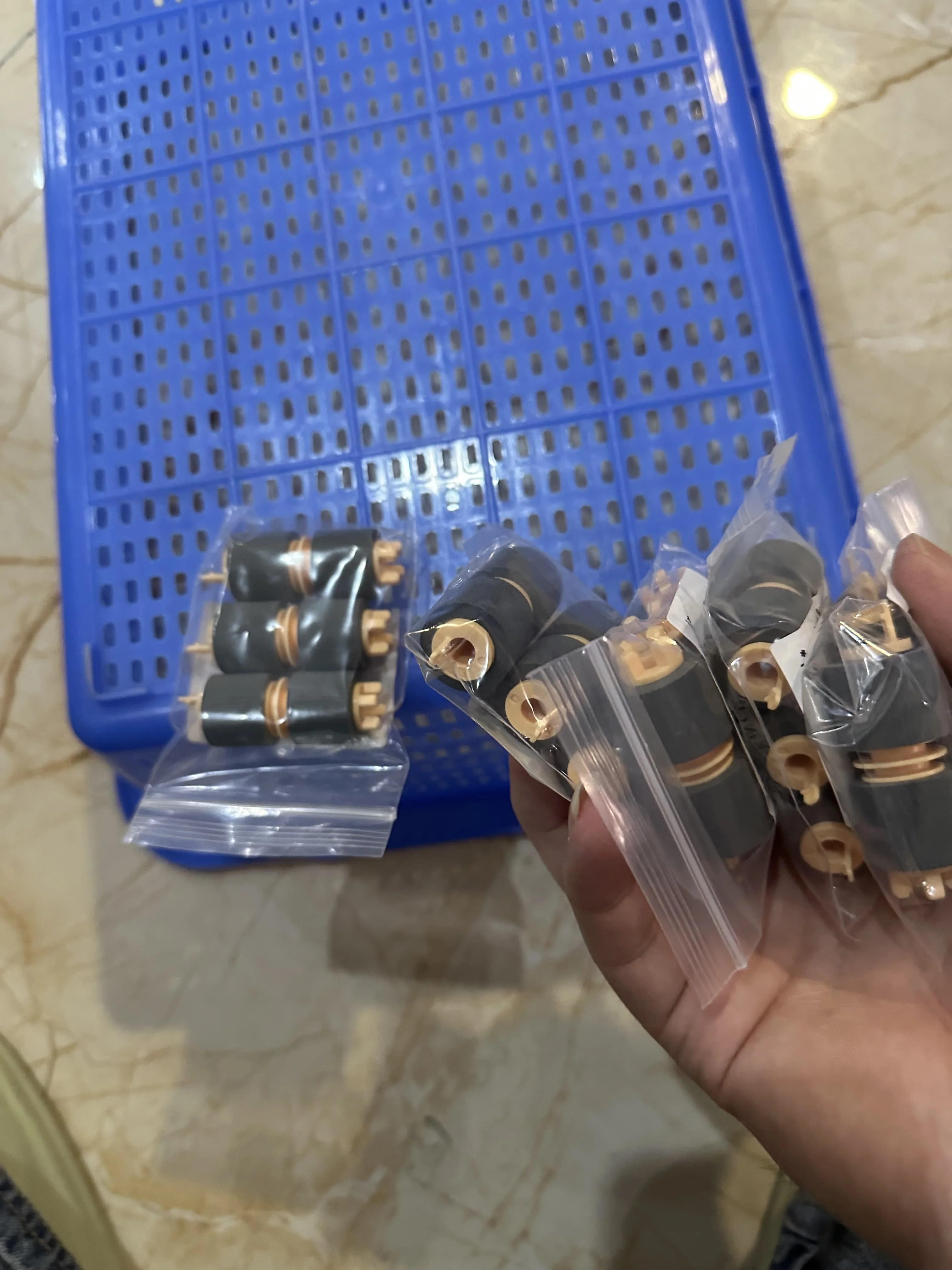 

12 шт. ролик захвата бумаги для Xerox DocuColor 5065 6075 240 250 242 252 260 7025 7030 7035 8000 550 560 570 2060 3060 3065