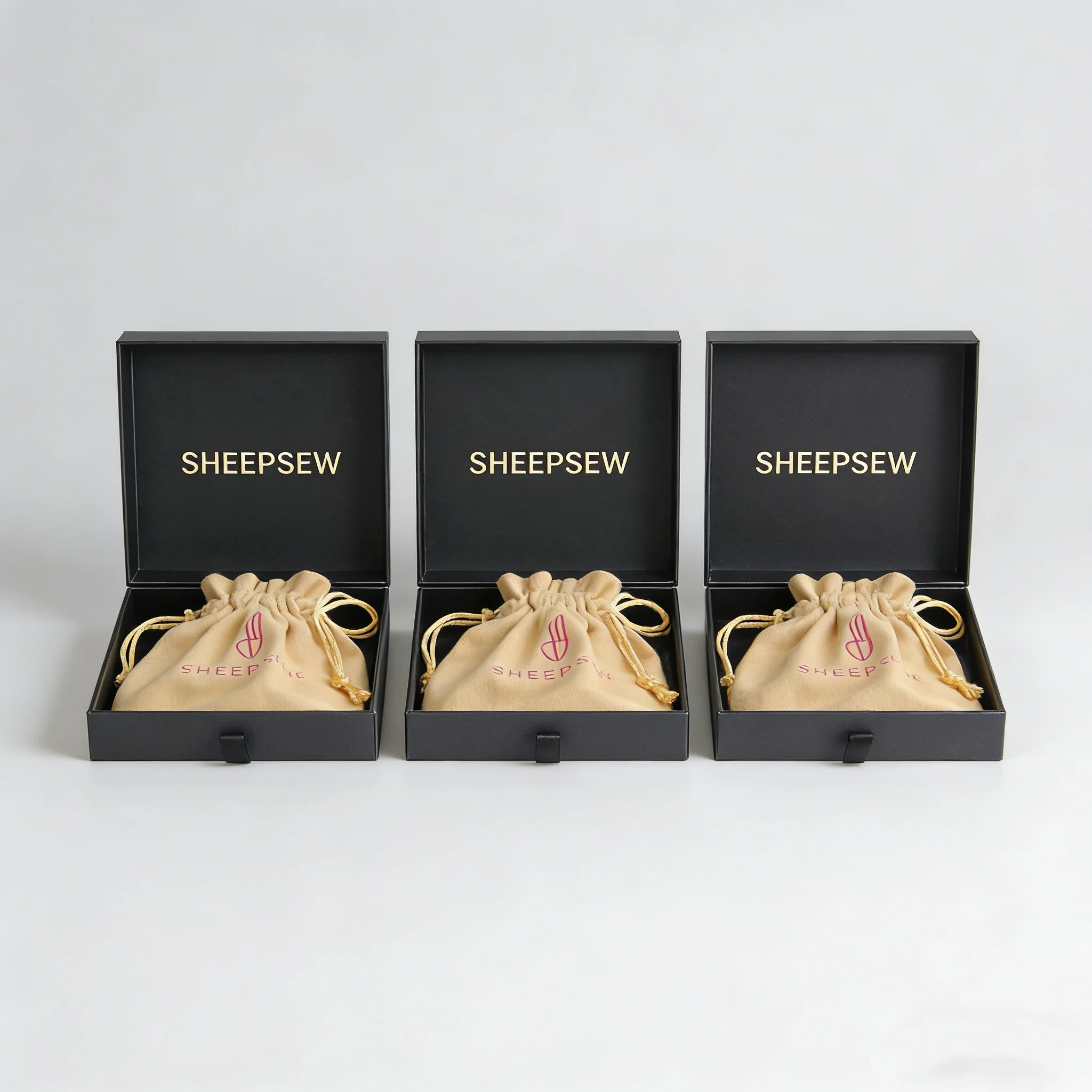 

Подарочная коробка SHEEPSEW Custom Luxury с выдвижным ящиком и бархатным мешочком, премиальная упаковка для колец, серег, ожерелий и браслетов.