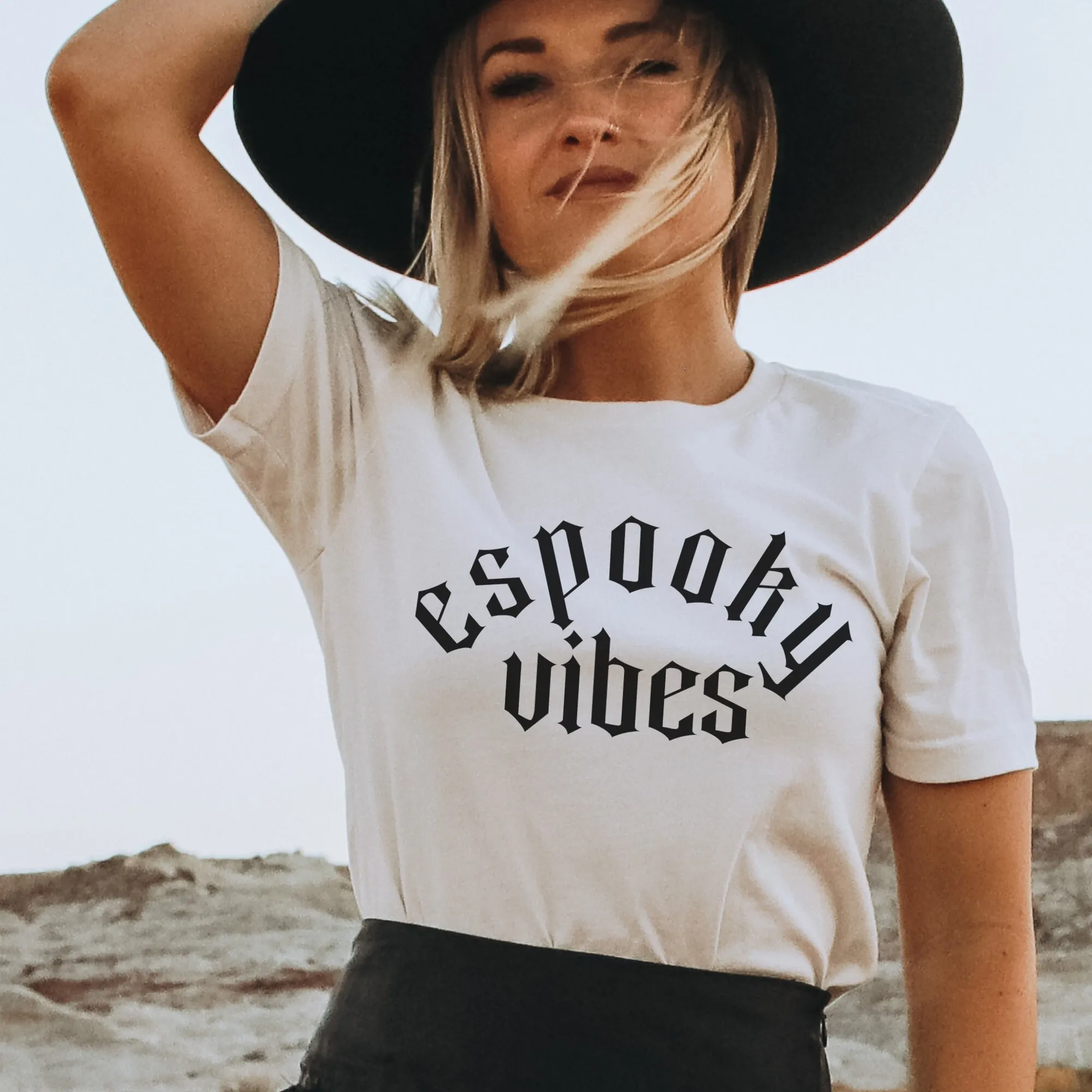 Espooky Vibes T Shirt Spooky Season Latina Halloween Funny Spanish Teacher Bruja Latinx Creepy Maestra