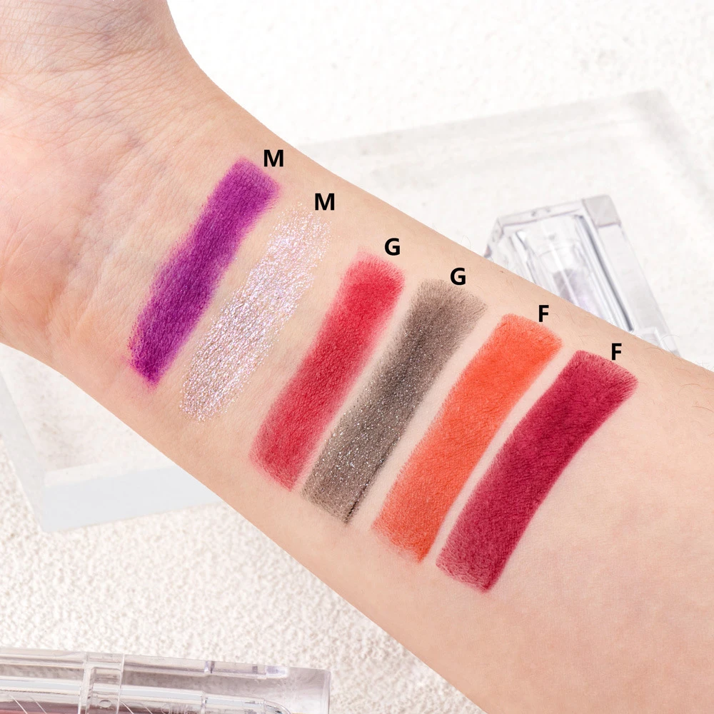 Rossetto 3Colors con Logo Personalizzato, Rosso-Castano Scuro, Doppia Punta, Private Label, Lunga Durata, Impermeabile e Resistente al Sudore